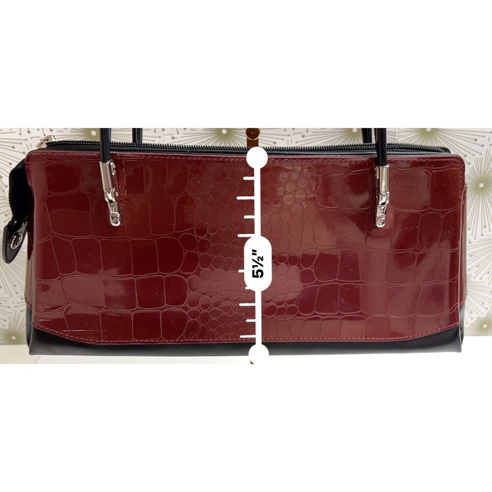 Beijo cherry red and black faux crocodile embossed shoulder bag - Picture 9 of 12